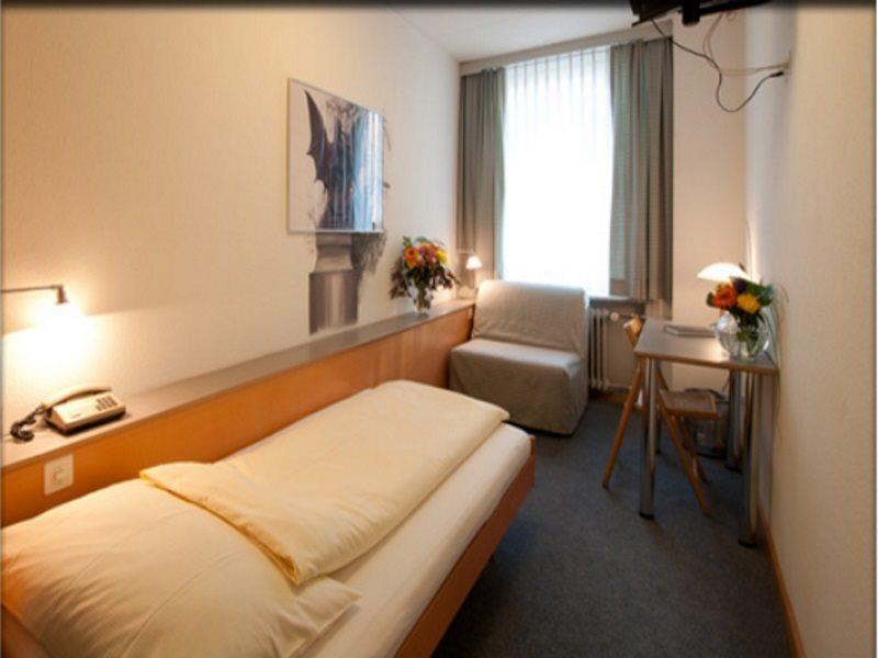 Hotel Muenchnerhof Bazel Buitenkant foto